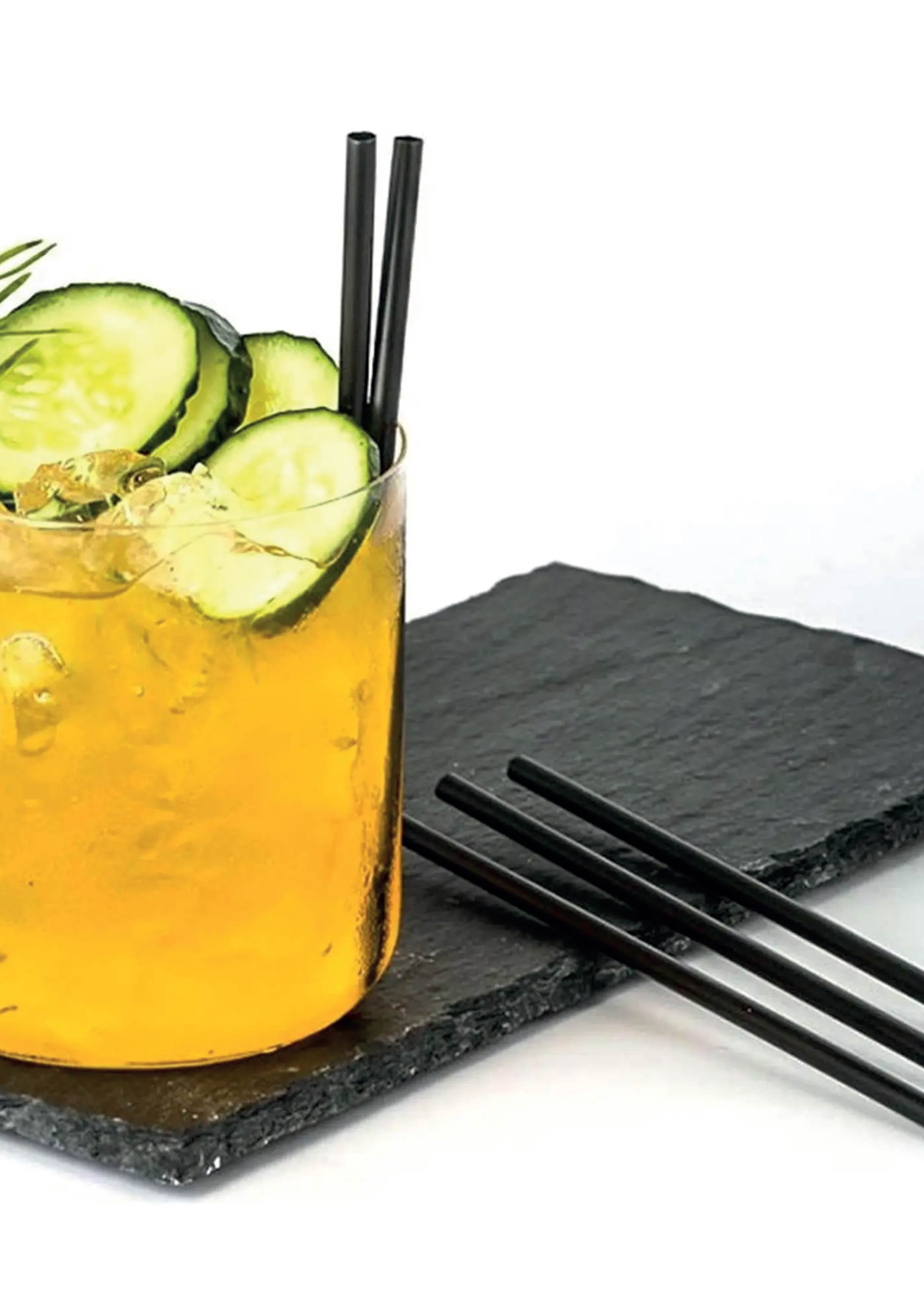 Trinkhalme im Cocktailglas